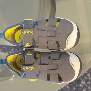 Plae shoes/sandals
